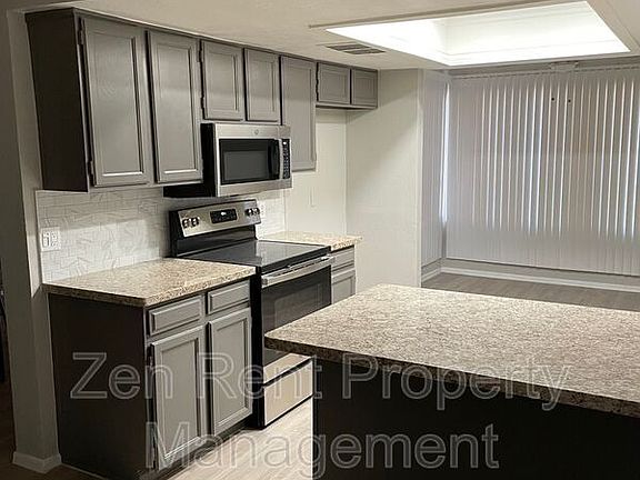 2nd image of 837 S 21st St