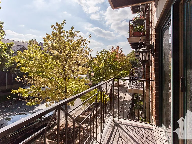 1148 W Roscoe St #2W — Photo 9
