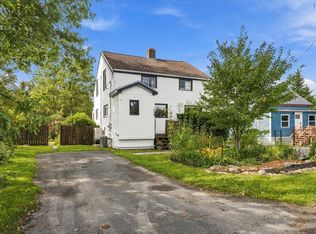 1556 Saint Margarets Bay Rd, Lakeside, NS B3T1A9