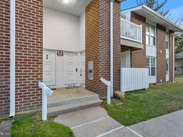 275 Green St APT 5C1, Beverly, NJ 08010