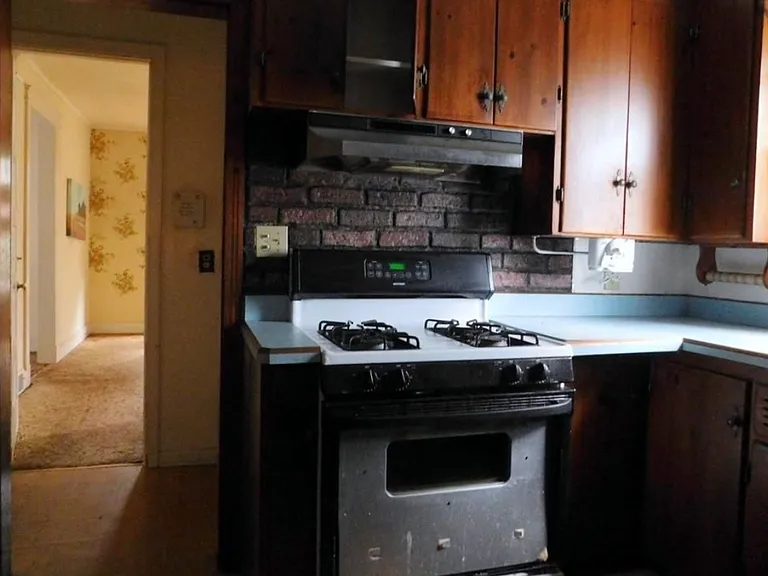 23 Bennett Ave — Photo 10