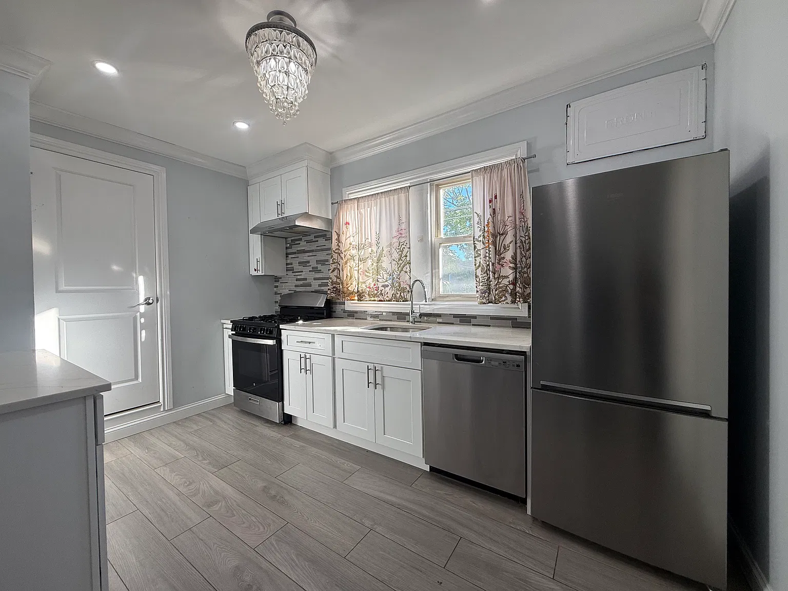 2 bed, $2,800 — Photo 3
