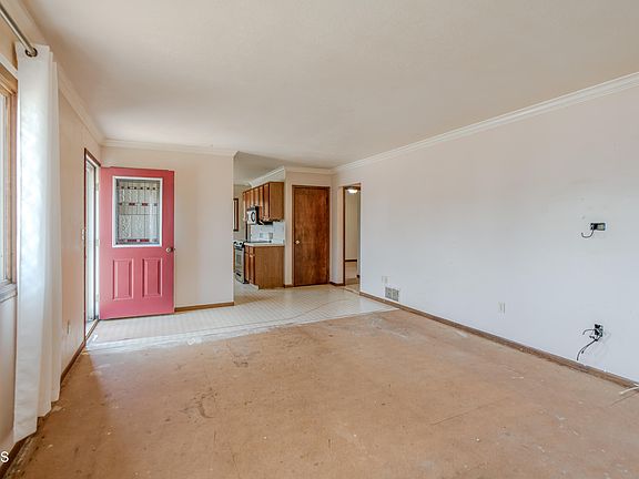 4th image of 902 N 28th St
