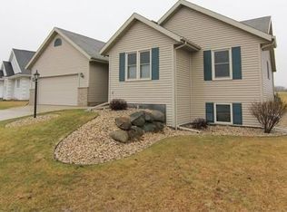 422 Wyalusing Dr, Madison, WI 53718