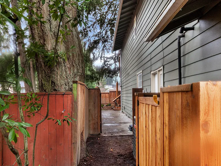 Rear entrance around gated side