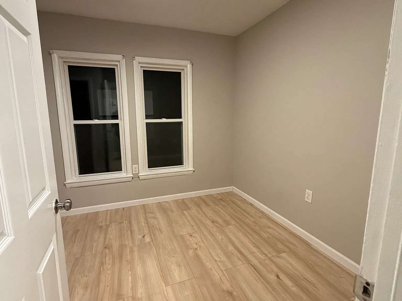 6 bed, 2400 sqft, $1,300 — Photo 4