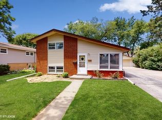 416 N Stratford Rd, Arlington Heights, IL 60004