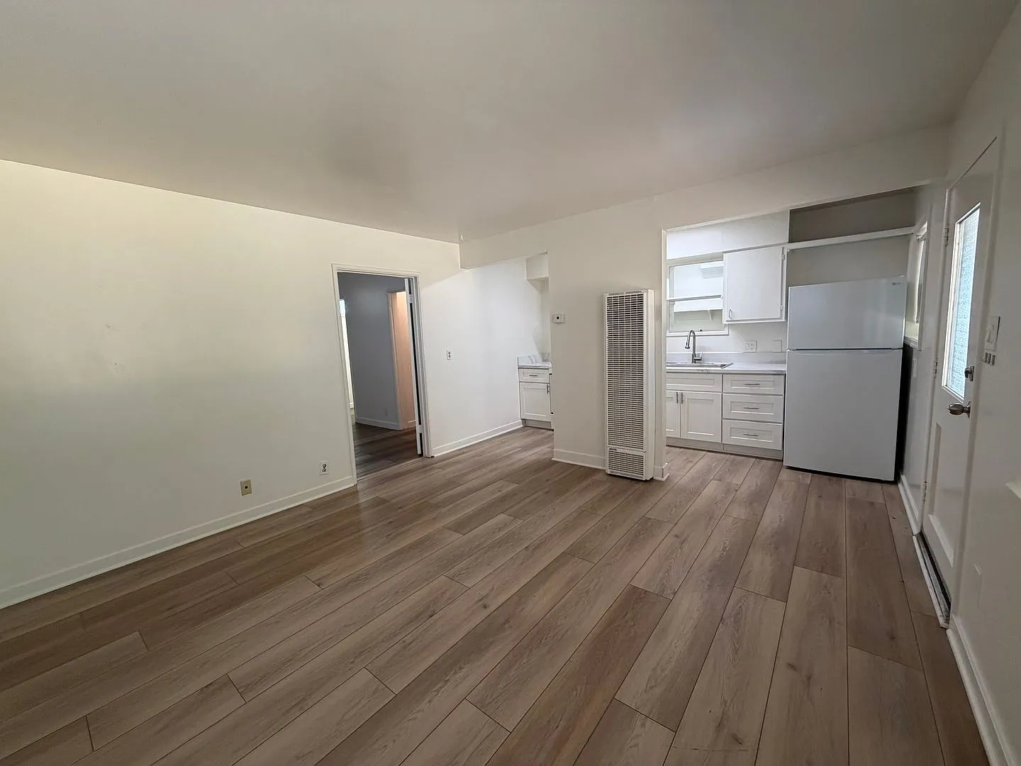 Move in Special and Recently Reduced Monthly-Escondido 1 bedroom 1 bath apartment for rent — Photo 4