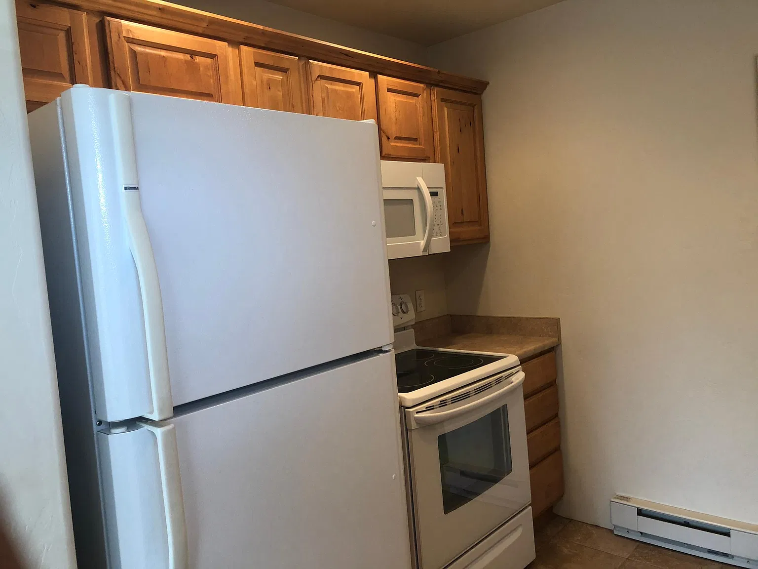 2 bed, 1000 sqft, $1,400 — Photo 3