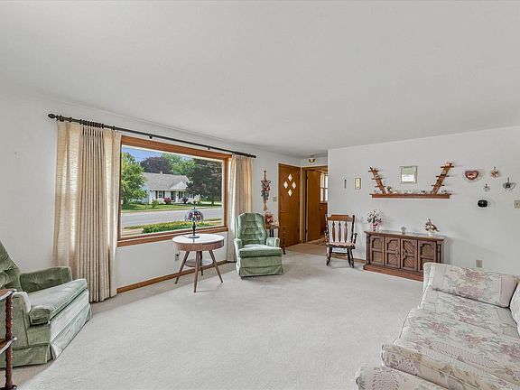 5th image of 809 New York AVENUE