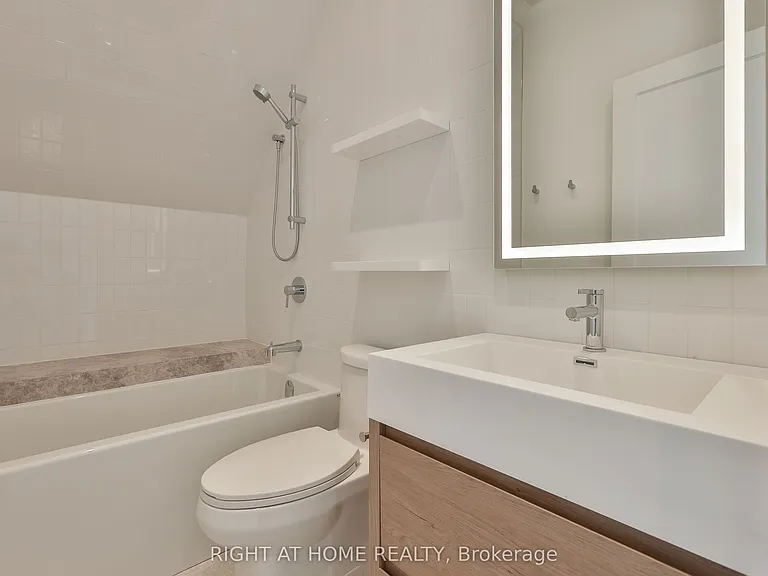 266 Indian Grv #LANEWAY HOUSE — Photo 15