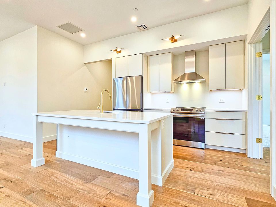 1st image of 131 Main St #2A-2