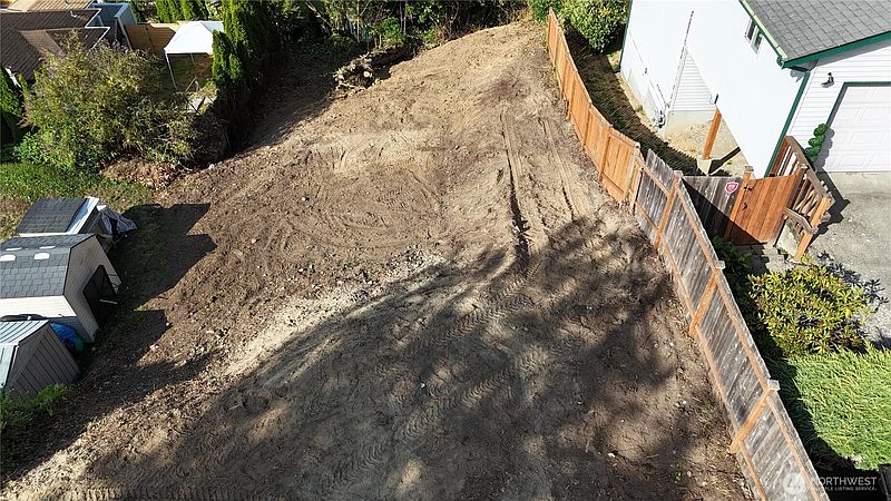 3rd image of 6221 48 Avenue S