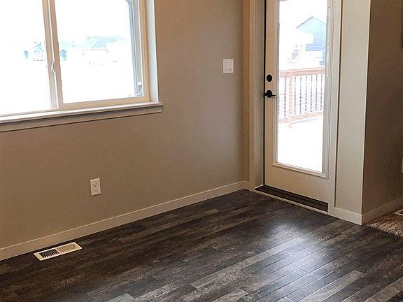 5th image of 508 Marie Dr