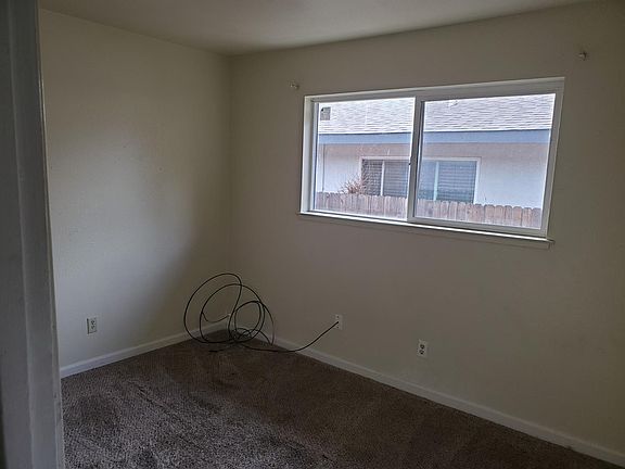 5th image of 2839 67th Ave