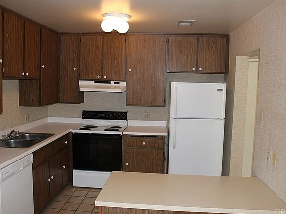 4th image of 351 Chestnut Hill Ct APT 37