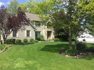 3801 Amhurst Dr, Hermitage, PA 16148