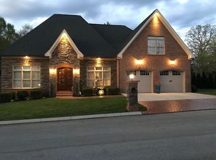 8998 Rostis Ln, Chattanooga, TN 37421