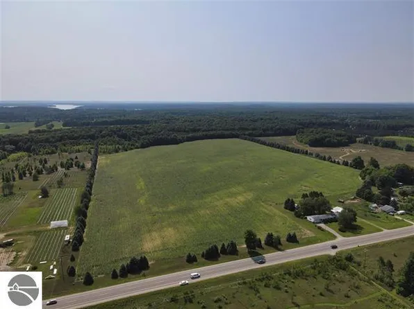 4530 E Traverse Hwy, Traverse City, MI 49684