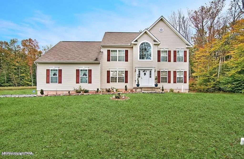 272 Scenic Dr photo 1