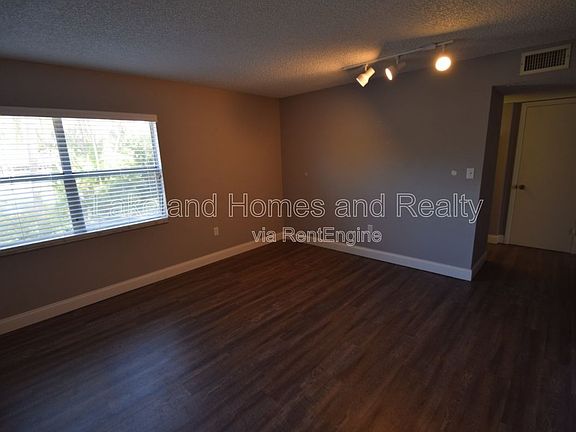 3rd image of 1005 S New York Ave #6