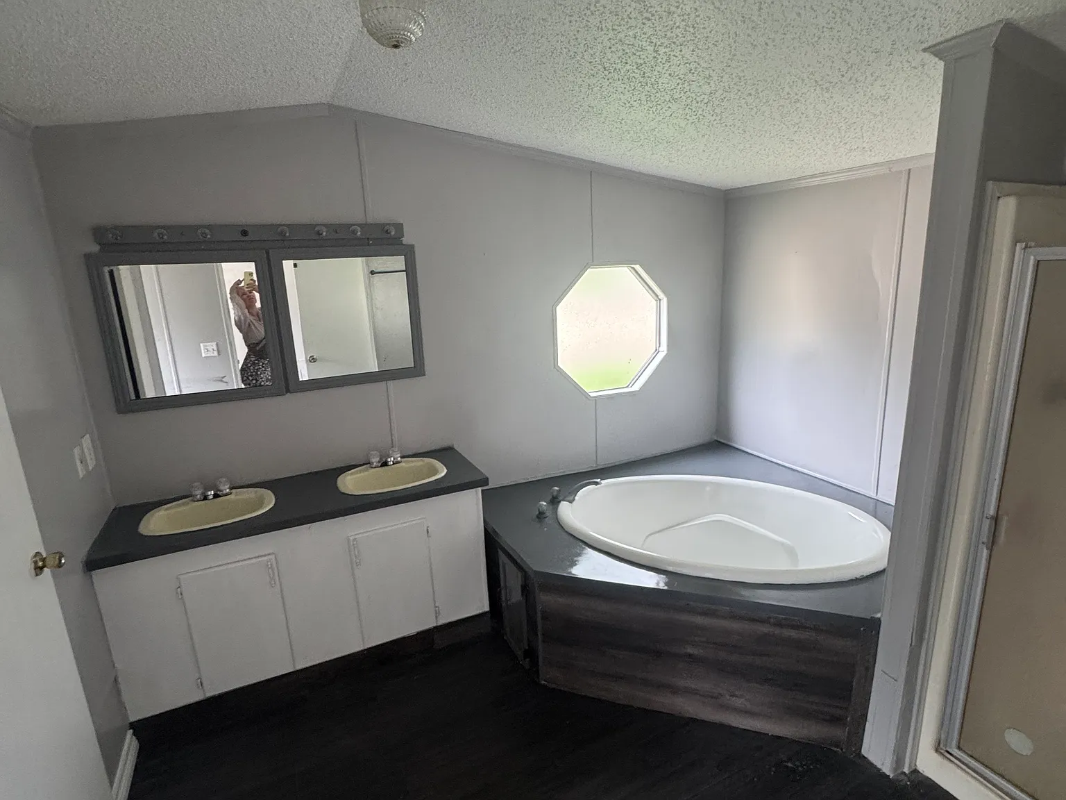 3 bed, $1,200 — Photo 3
