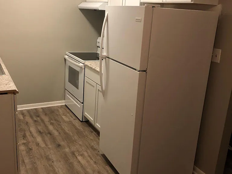 1001 W North St #8 — Photo 3