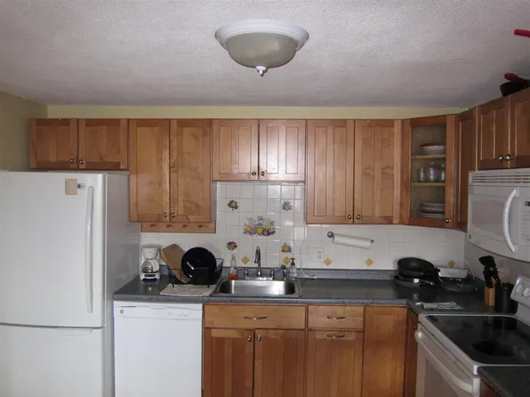 96 Beacon St, Somerville, MA 02143