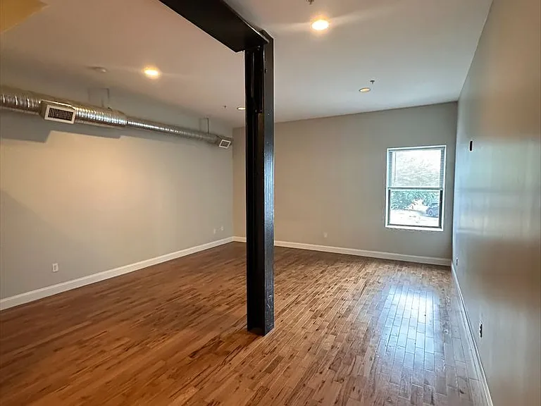 26 Portland St — Photo 14