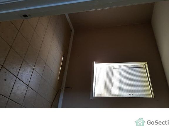 4th image of 1400 Virgil St