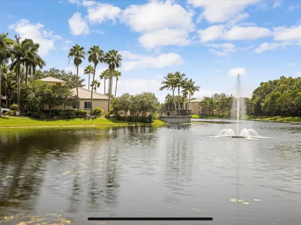 400 Crestwood Ct N APT 407, West Palm Beach, FL 33411