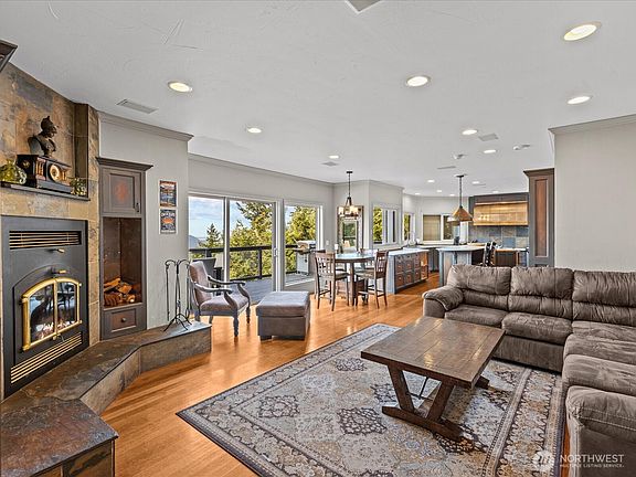 4th image of 65 Aerie Road