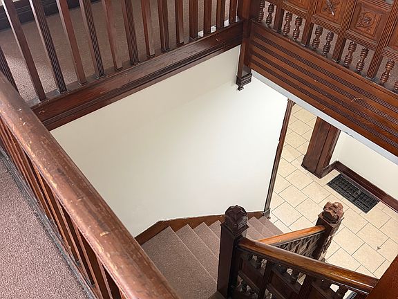 3rd image of 304 N Detroit St #1/2