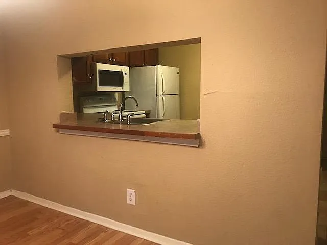 313 Seasons Pkwy — Photo 15