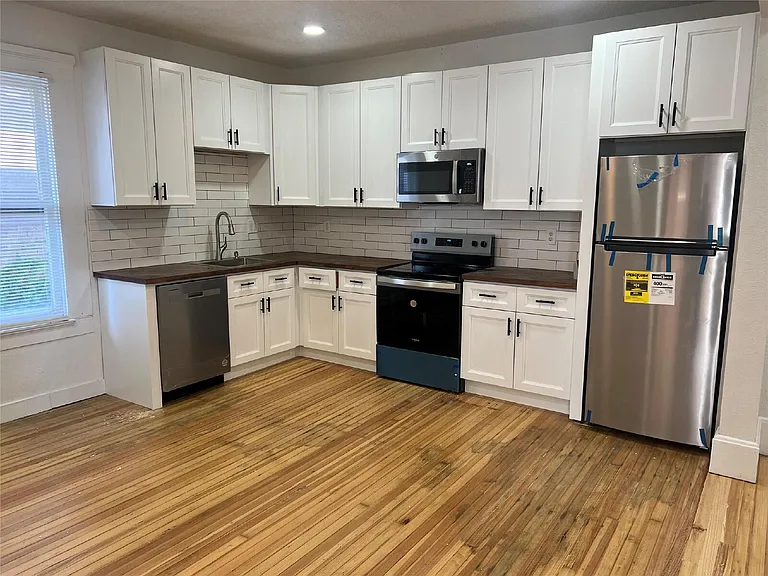 5107 Columbia Ave #C — Photo 3