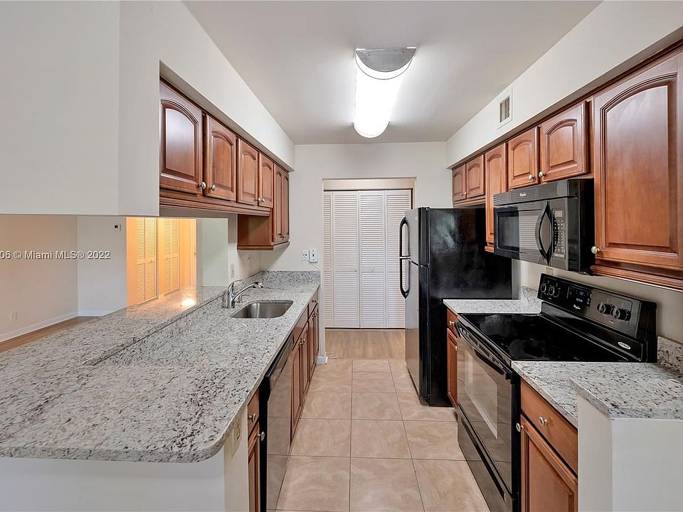 1st image of 9833 Westview Dr APT 829
