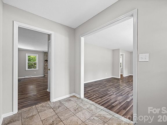 5th image of 3355 Kingsfield Rd