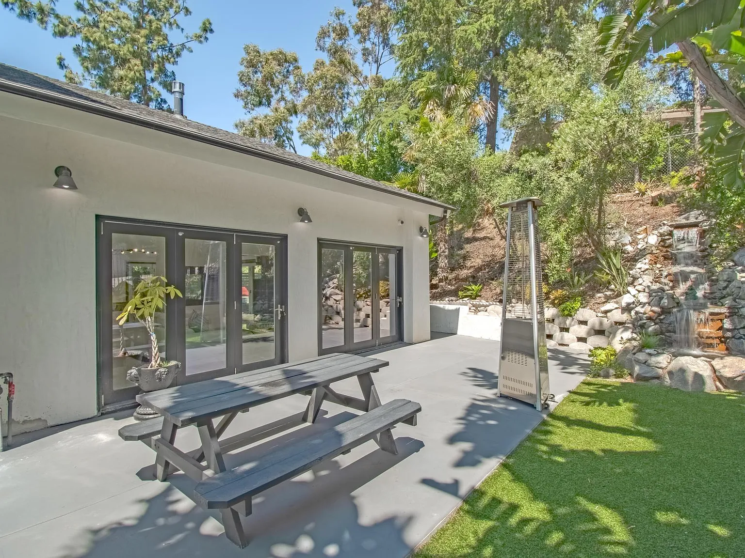4 bed, 3200 sqft, $17,500 — Photo 3