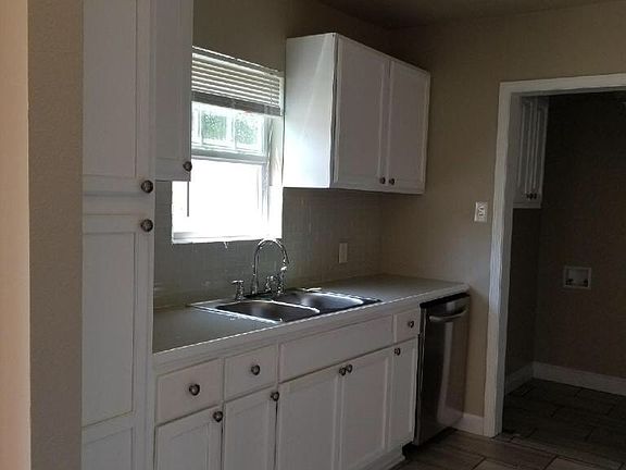 5th image of 2601 Sarita St