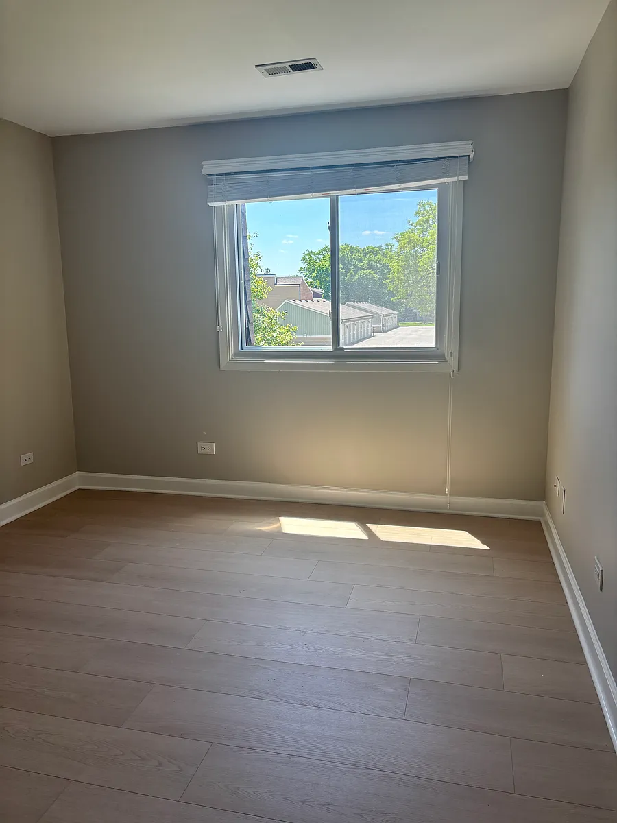 Building Photo - 1440 Stonebridge Cir #J7