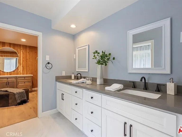 3217 Longridge Ave — Photo 17