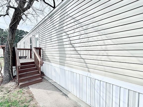 2nd image of 2207 N 1st St #Be117