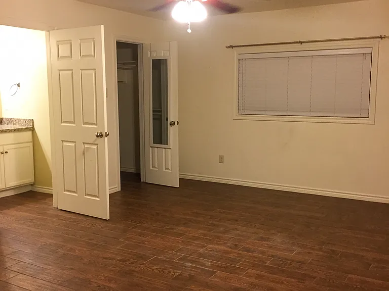 1013 James Pkwy — Photo 7