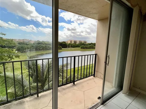 870 NW 87th Ave APT 401, Miami, FL 33172