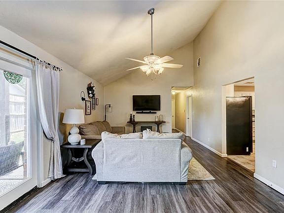 5th image of 2614 Smalley Cir