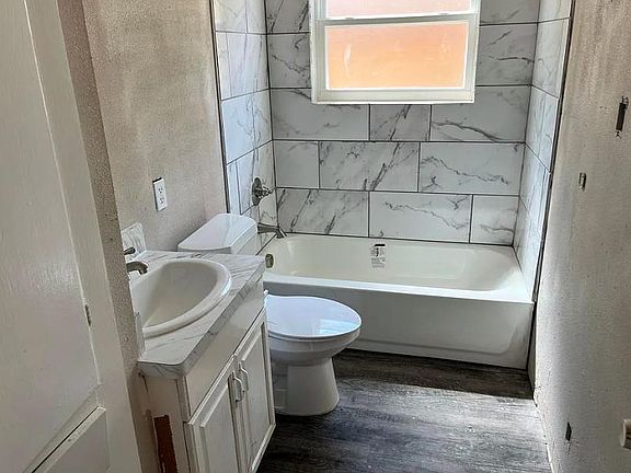 5th image of 3614 La Prada Dr