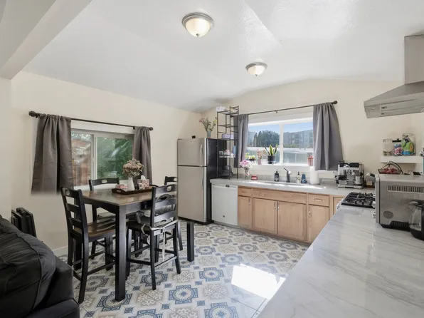 8808 S Oxford Cir W, Sandy, UT 84070