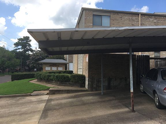 2nd image of 3230 Pearl St #30