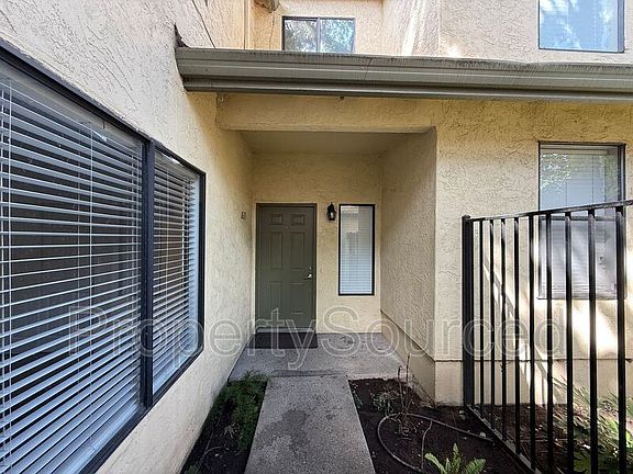 3rd image of 1633 Porter Way