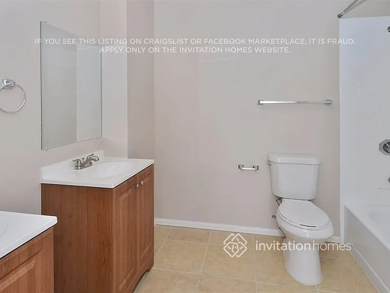 2851 S Genoa St — Photo 16